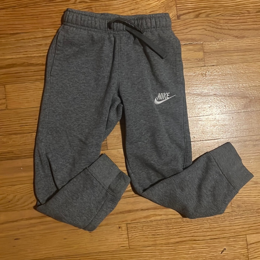 Boy Nike sweats